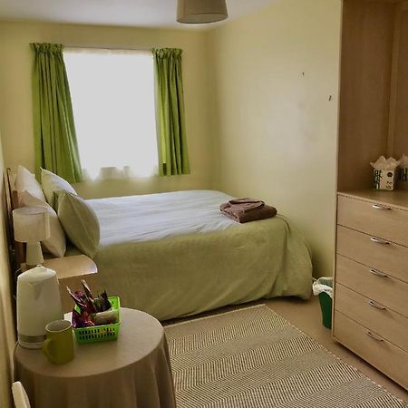 Whitchurch  Rowan Close المظهر الخارجي الصورة