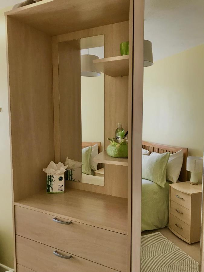 Whitchurch  Rowan Close المظهر الخارجي الصورة