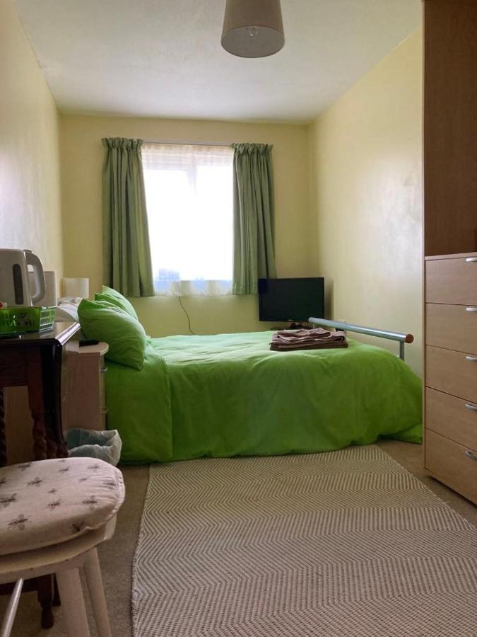 Whitchurch  Rowan Close المظهر الخارجي الصورة